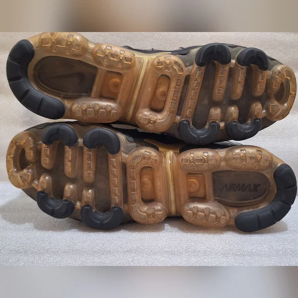 Nike Black and Gold VaporMax Plus - Picture 5 of 7